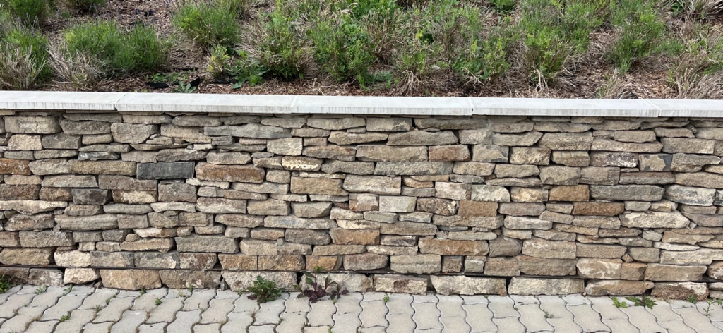 Tihanyi roppantott mediterrán kő