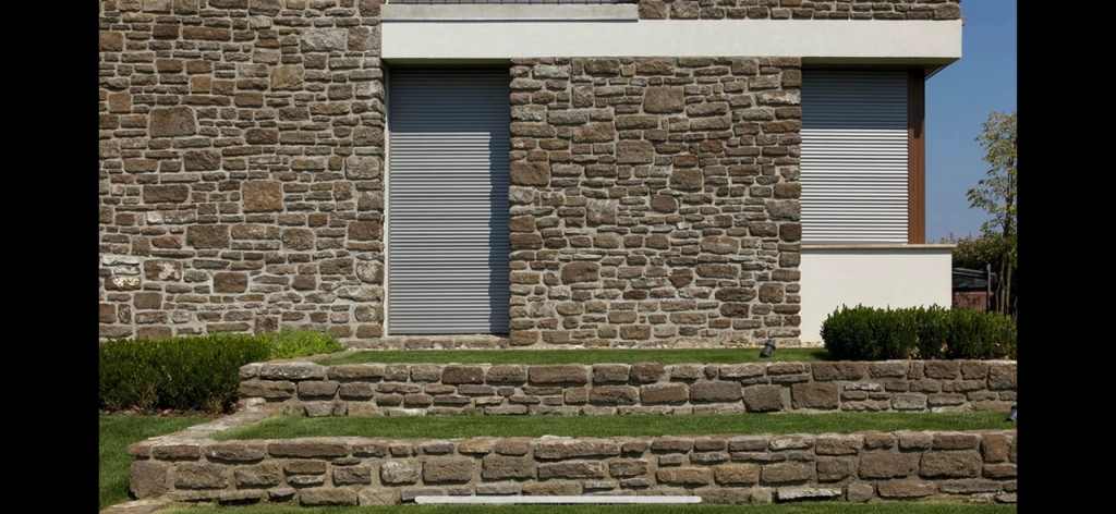 Tihanyi roppantott mediterrán kő