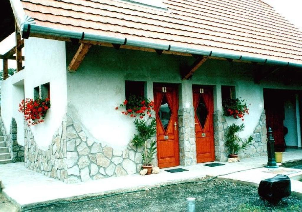 Szürke hasított homokkő