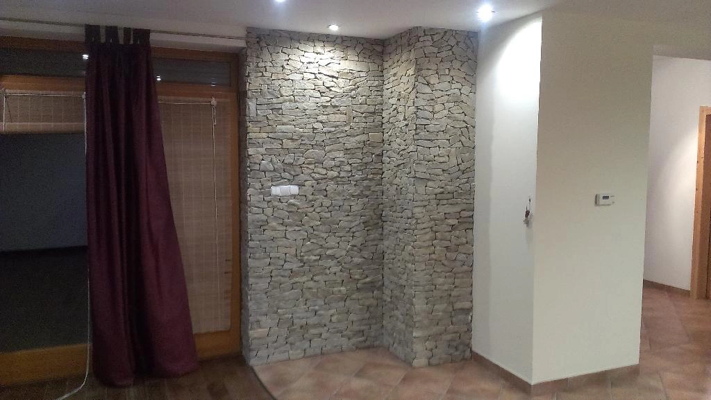 Karmacsi kő szürke fűrészelt mediterrán