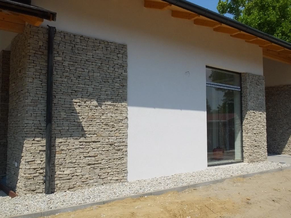 Karmacsi kő szürke fűrészelt mediterrán