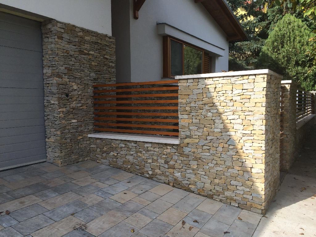 Karmacsi kő szürke fűrészelt mediterrán