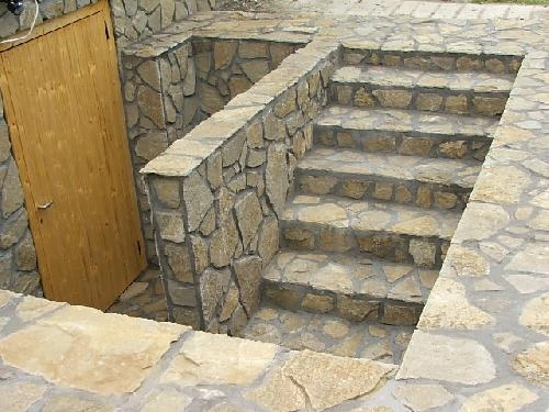 Keszthelyi hasított homokkő (sima)