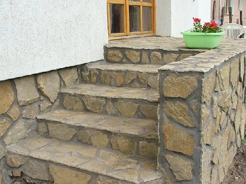 Keszthelyi hasított homokkő (sima)