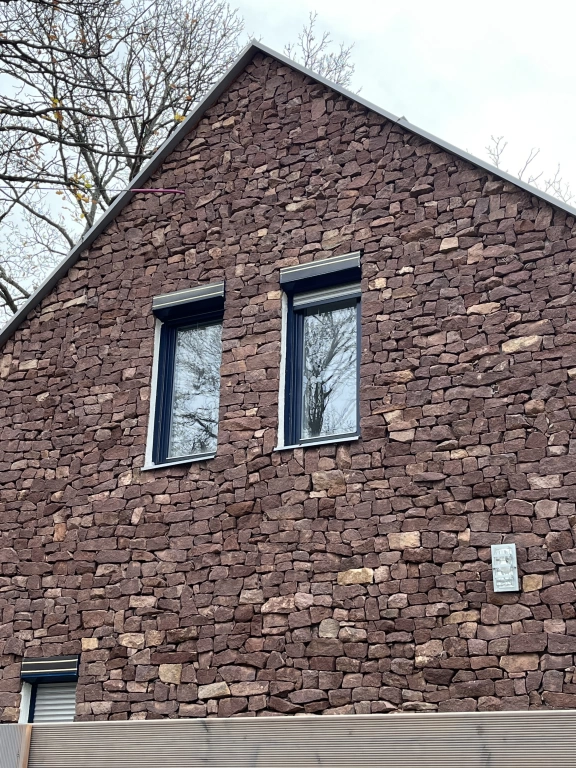 Balatoni vörös, roppantott vágott mediterrán kő