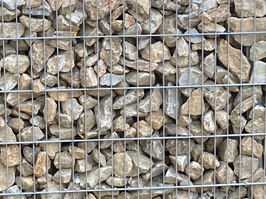 Aranyokker gabion kő