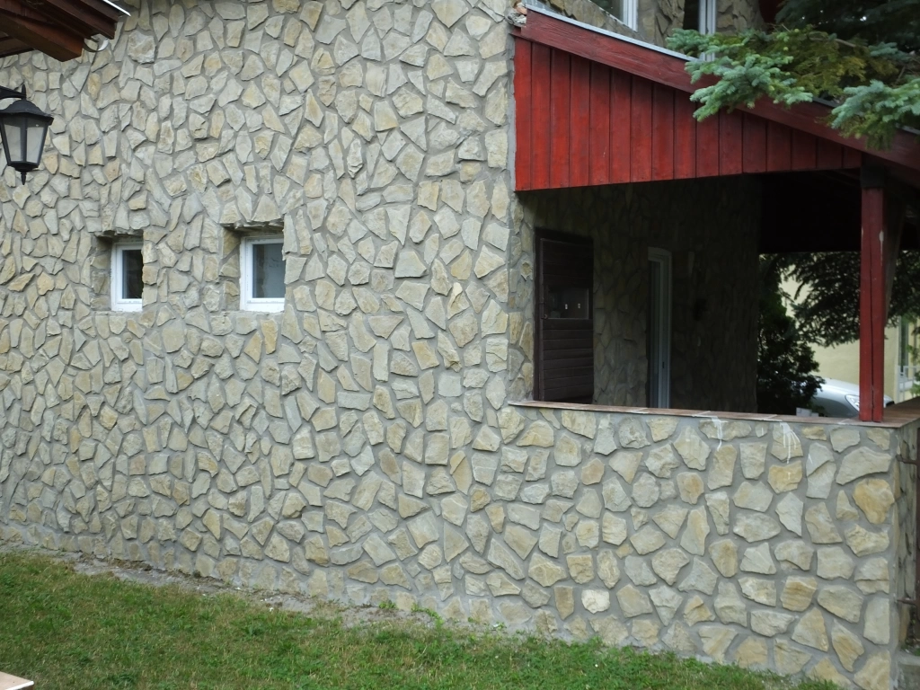 Keszthelyi hasított homokkő (apró)