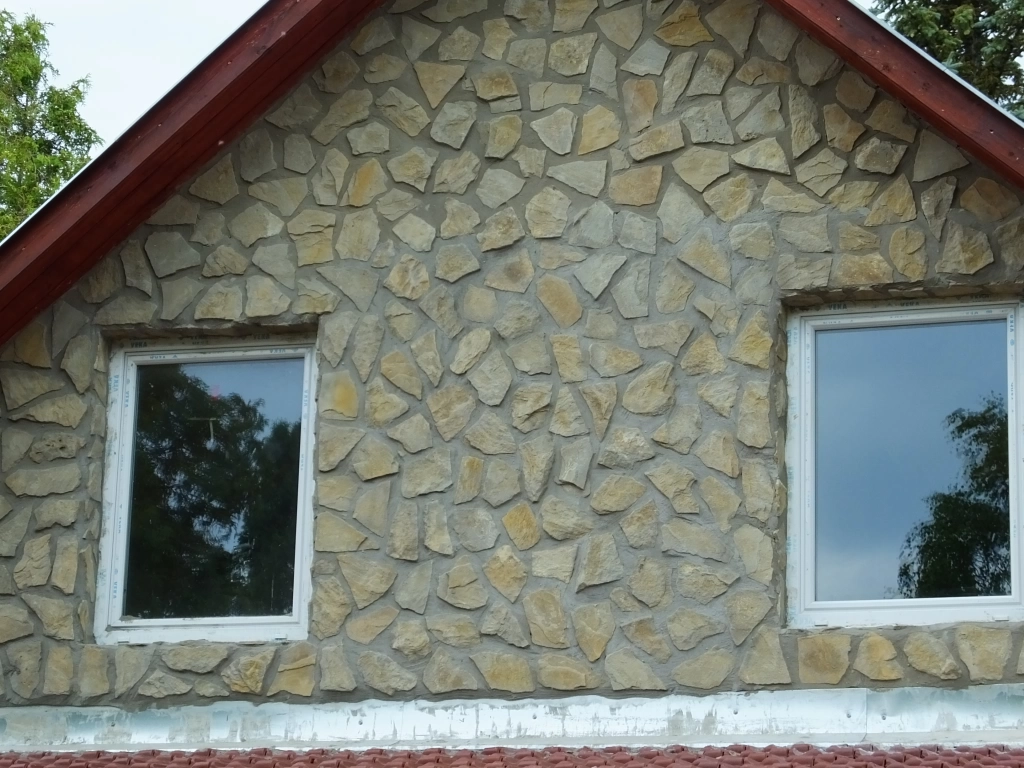 Keszthelyi hasított homokkő (apró)