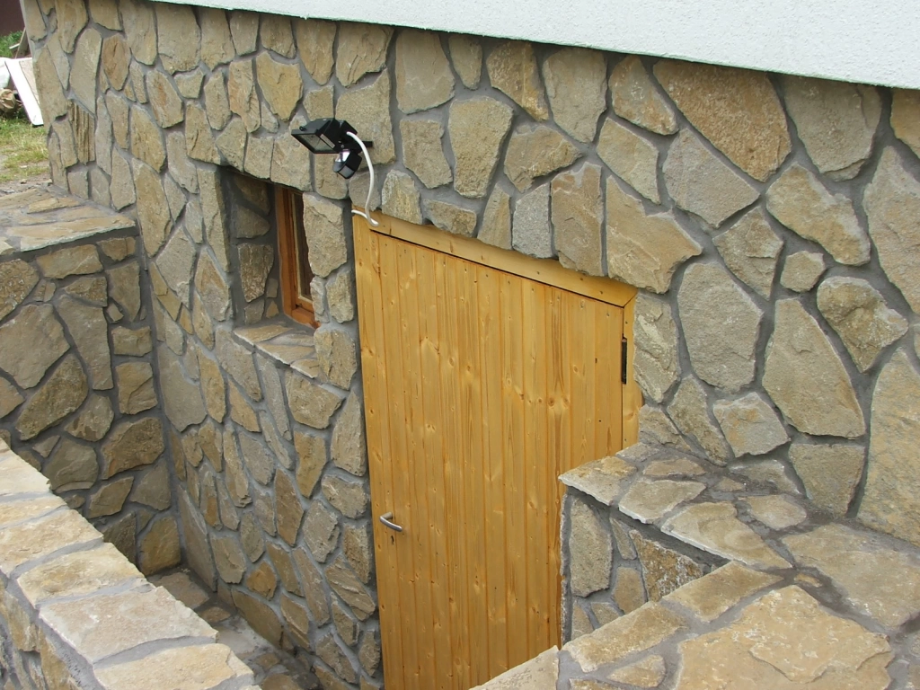 Keszthelyi hasított homokkő (apró)