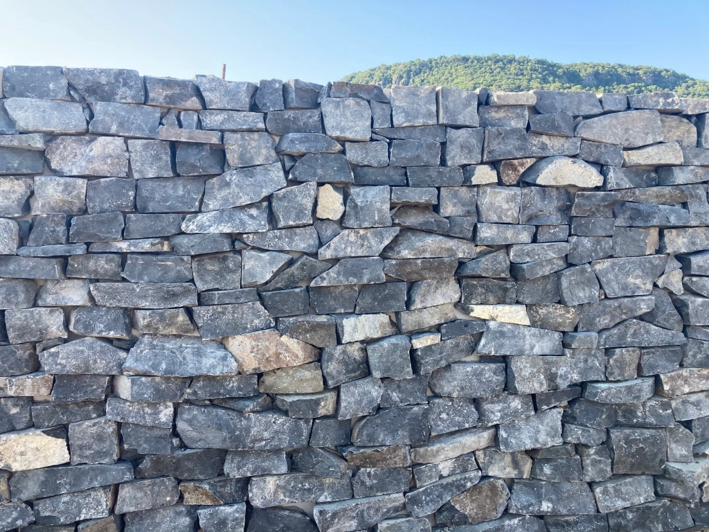 Bazalt roppantott vágott mediterrán kő