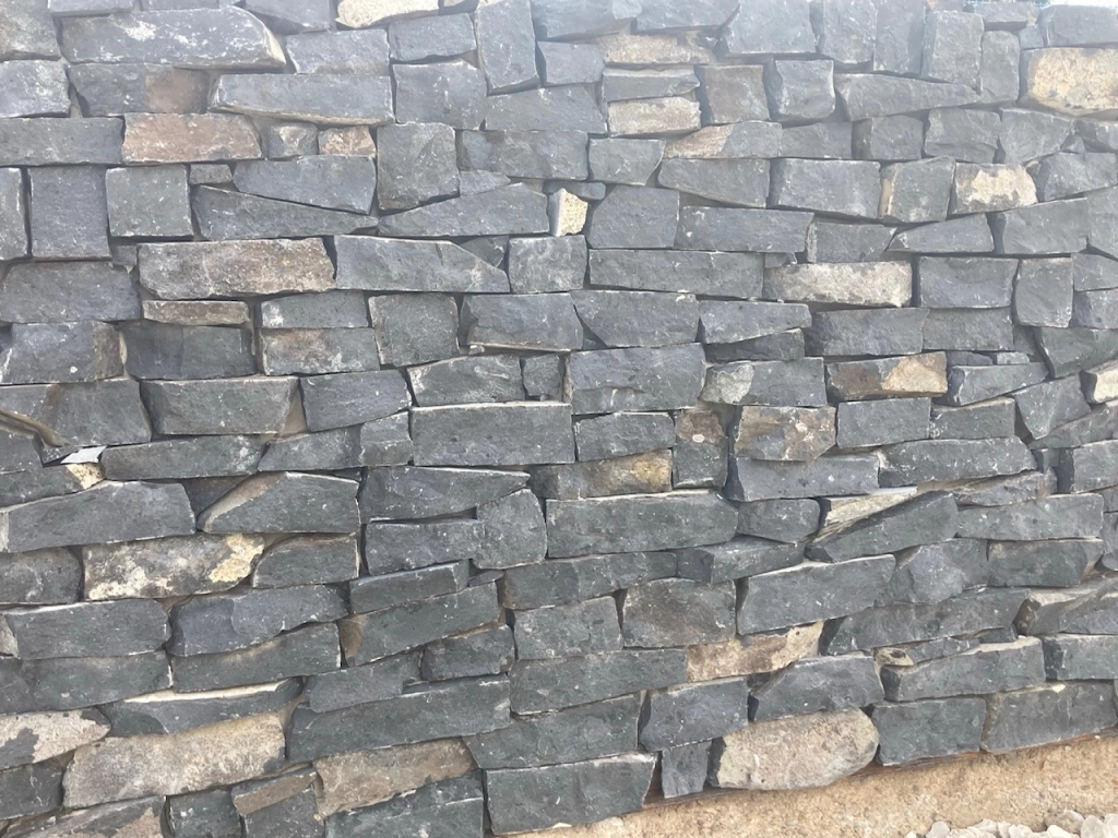 Bazalt roppantott vágott mediterrán kő