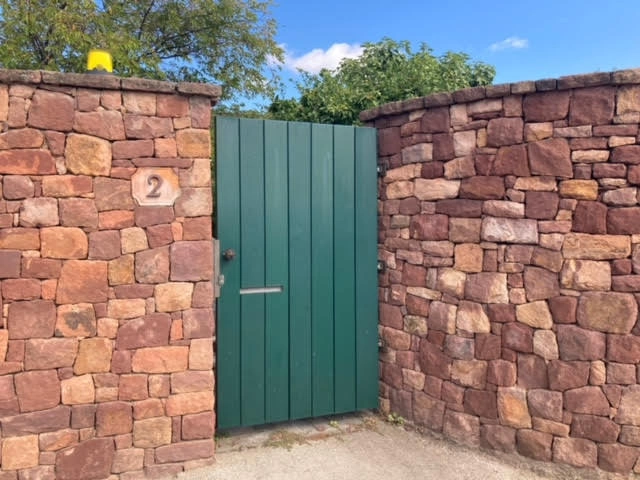 Balatoni vörös falazó kő