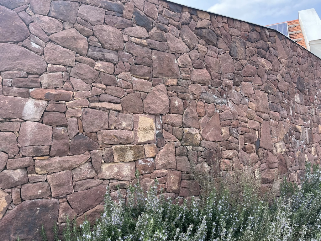 Balatoni vörös falazó kő