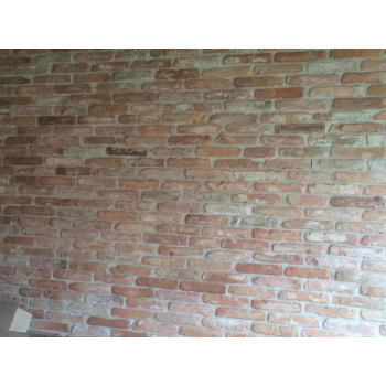 Szeletelt tégla külső