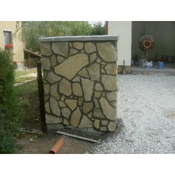 Keszthelyi hasított homokkő (sima)