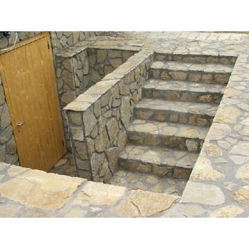 Keszthelyi hasított homokkő (sima)