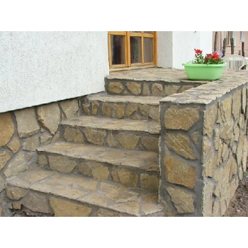 Keszthelyi hasított homokkő (sima)