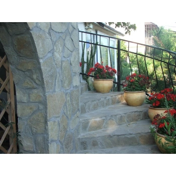 Keszthelyi hasított homokkő (sima)