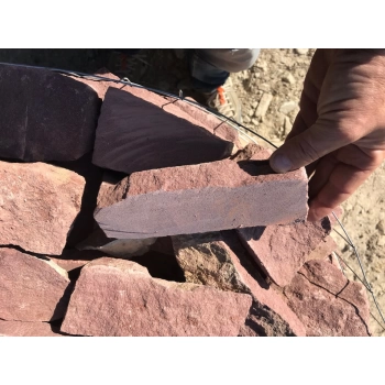 Balatoni vörös, roppantott vágott mediterrán kő