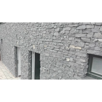 Bazalt roppantott falazó kő 