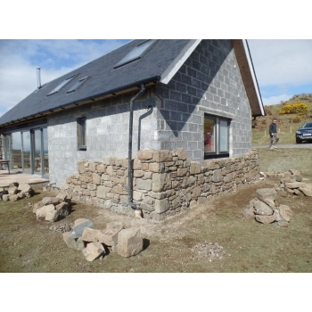 Balatoni vörös falazó kő