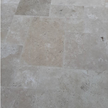 Traventin mészkő burkolat