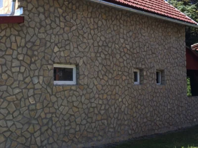 Keszthelyi hasított homokkő apró