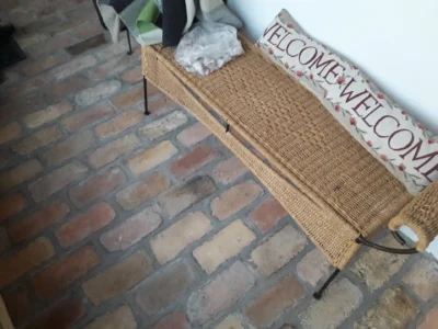 Lapjára vágott tégla