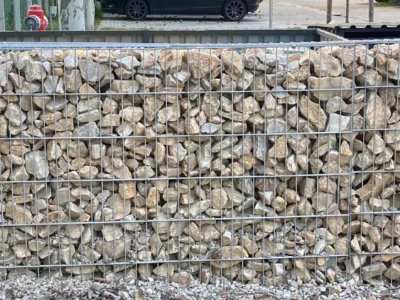 Aranyokker Gabion Kő