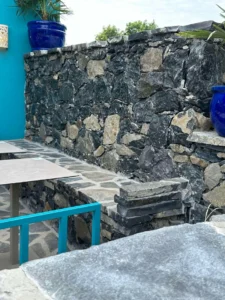 Bazalt roppantott falazó kő